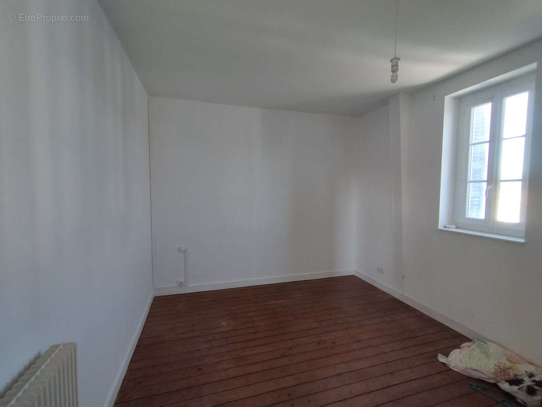 Maison à RUELLE-SUR-TOUVRE