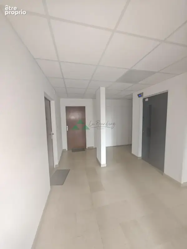 Studio de 24,89 m2 avec cave, idéalement situé à proximité de toutes les commodités. - photo 7