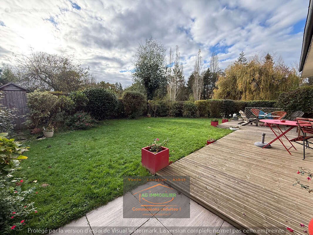 Maison à MONTGERMONT