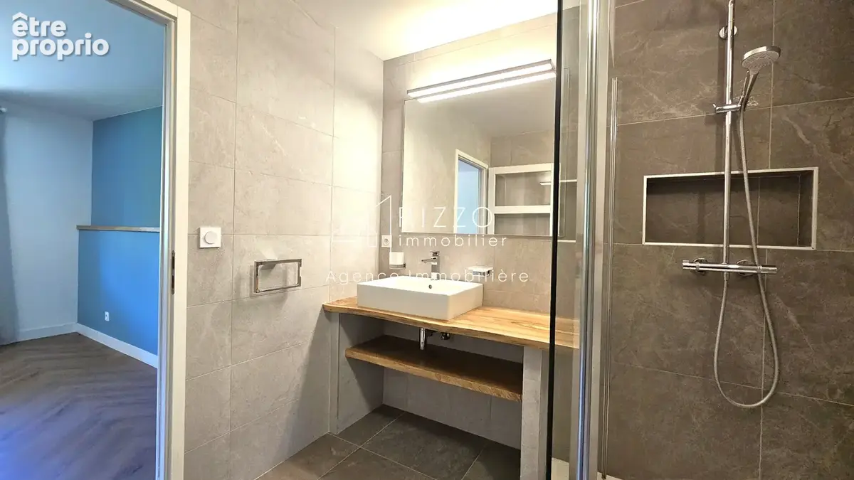 Divonne, duplex en RDJ de 225m2 de type 6 dans ferme Gessienne rénovée - photo 9
