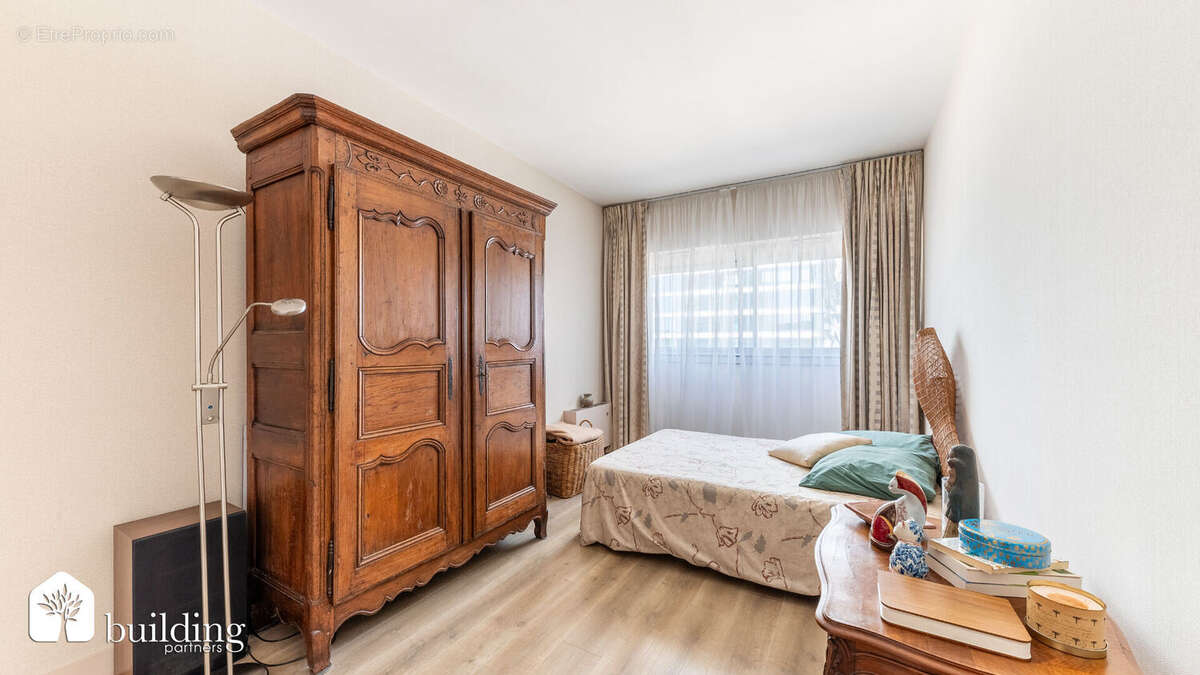 Appartement à COURBEVOIE