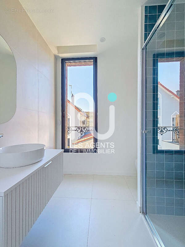 Maison à ASNIERES-SUR-SEINE