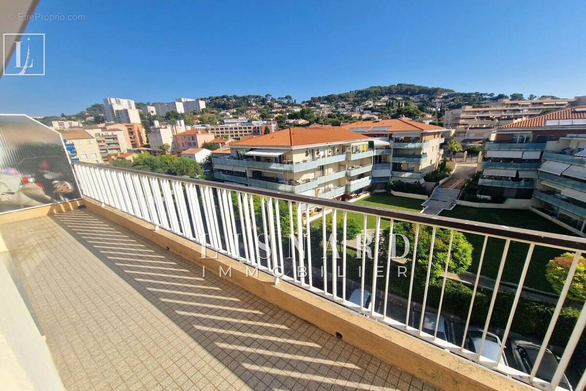 Appartement à VALLAURIS