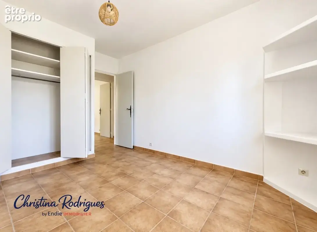 Lorgues villa t7 piscine garage cave - photo 11