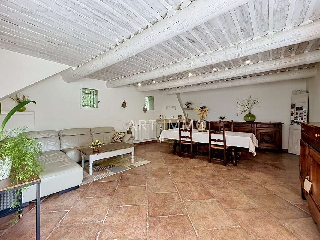 Maison à ROBION