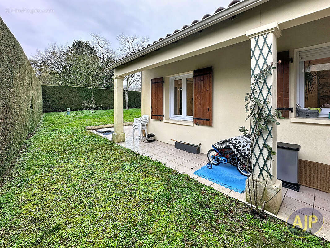 Maison à JONZAC