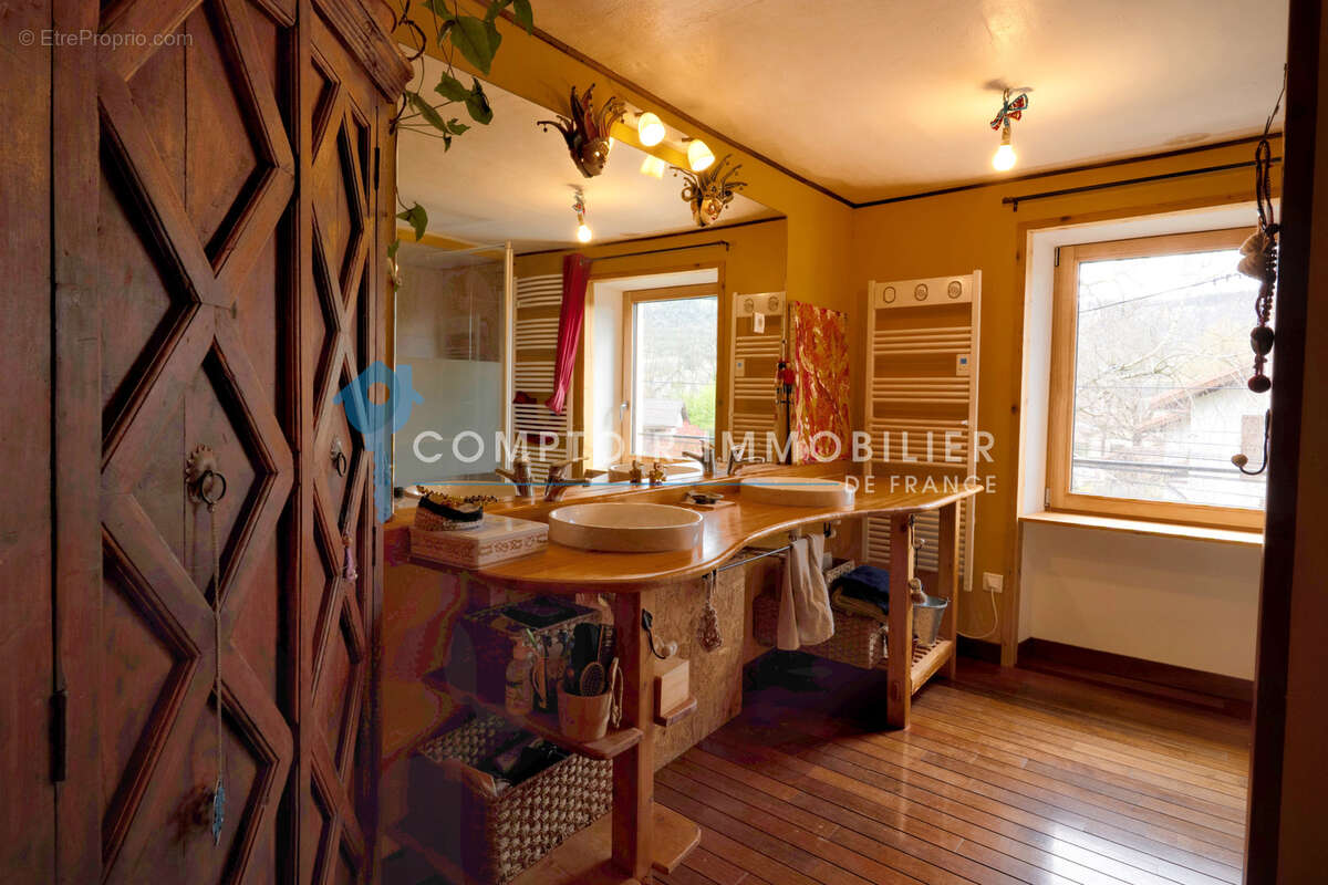 Maison à VAULNAVEYS-LE-HAUT