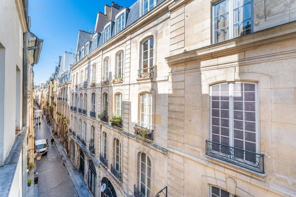 Appartement à PARIS-2E