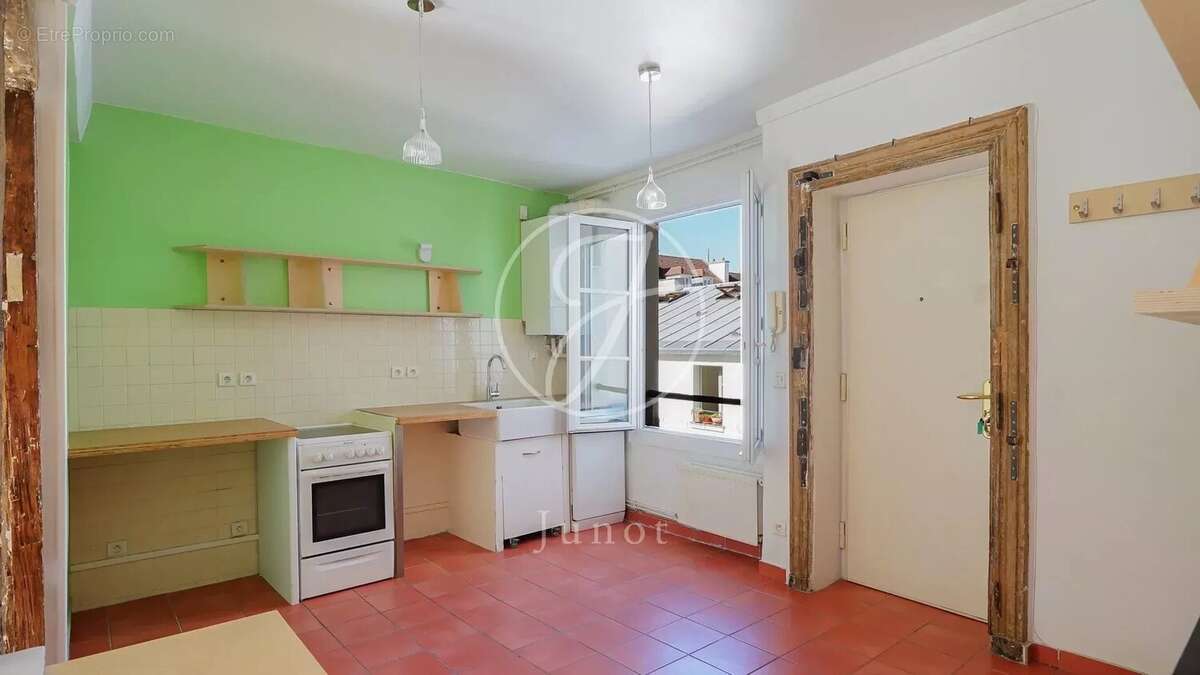 Appartement à PARIS-3E