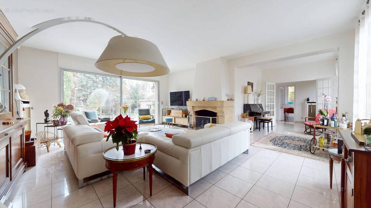 Maison à LE PERREUX-SUR-MARNE