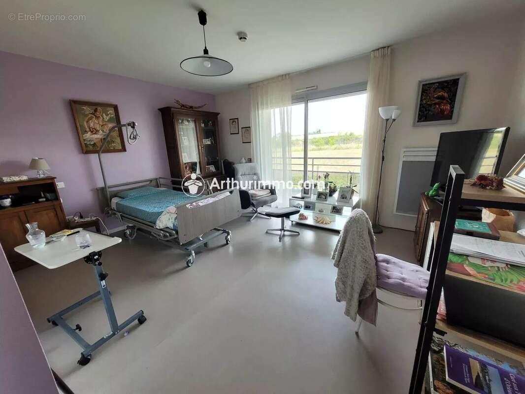 Appartement à SAINT-JEAN-D'ANGELY