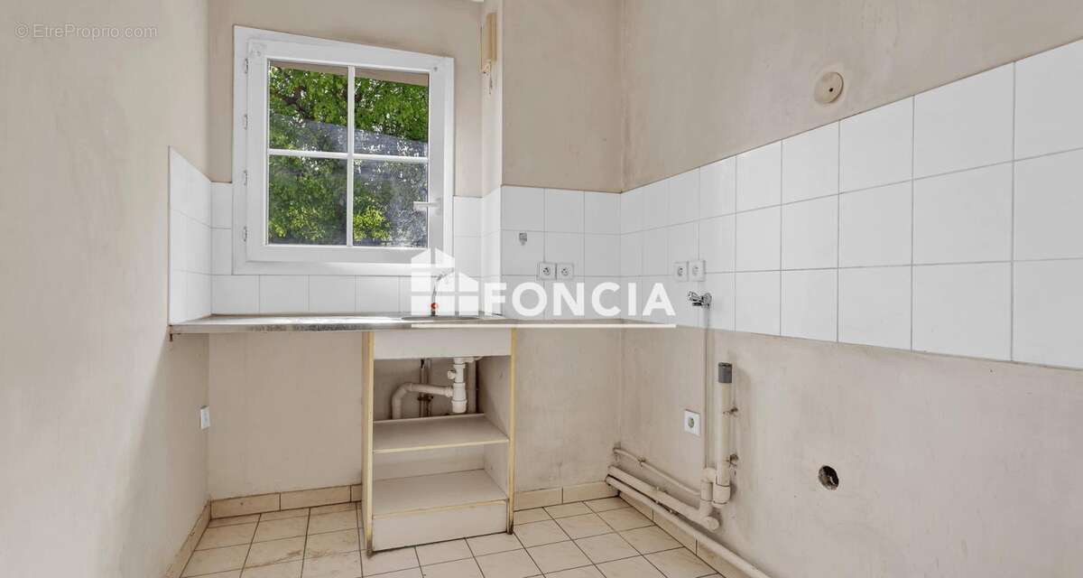 Appartement à VOISINS-LE-BRETONNEUX
