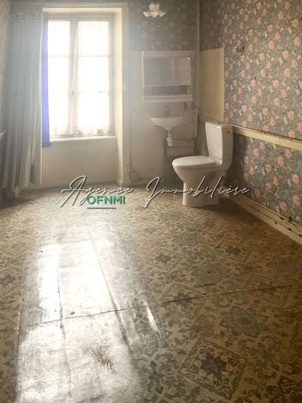 Maison à NOIRETABLE