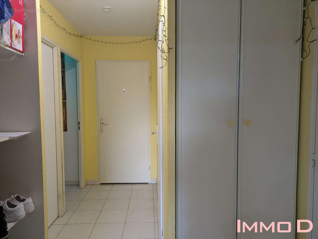 Appartement à CHARMES