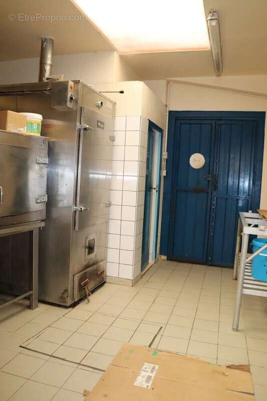 Commerce à MONTMIRAIL