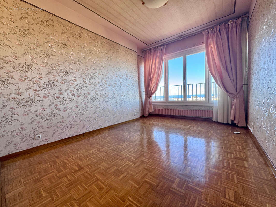 Appartement à MARSEILLE-9E