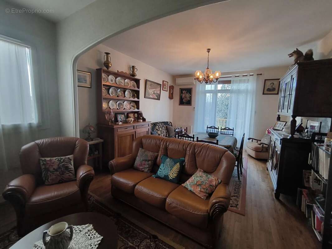 Maison à SAINT-JUNIEN