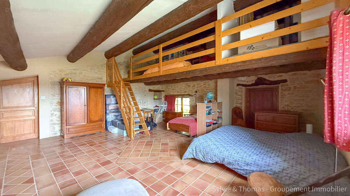 Maison à CADEROUSSE