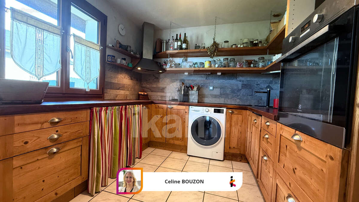 Appartement à SAINTE-HELENE-SUR-ISERE