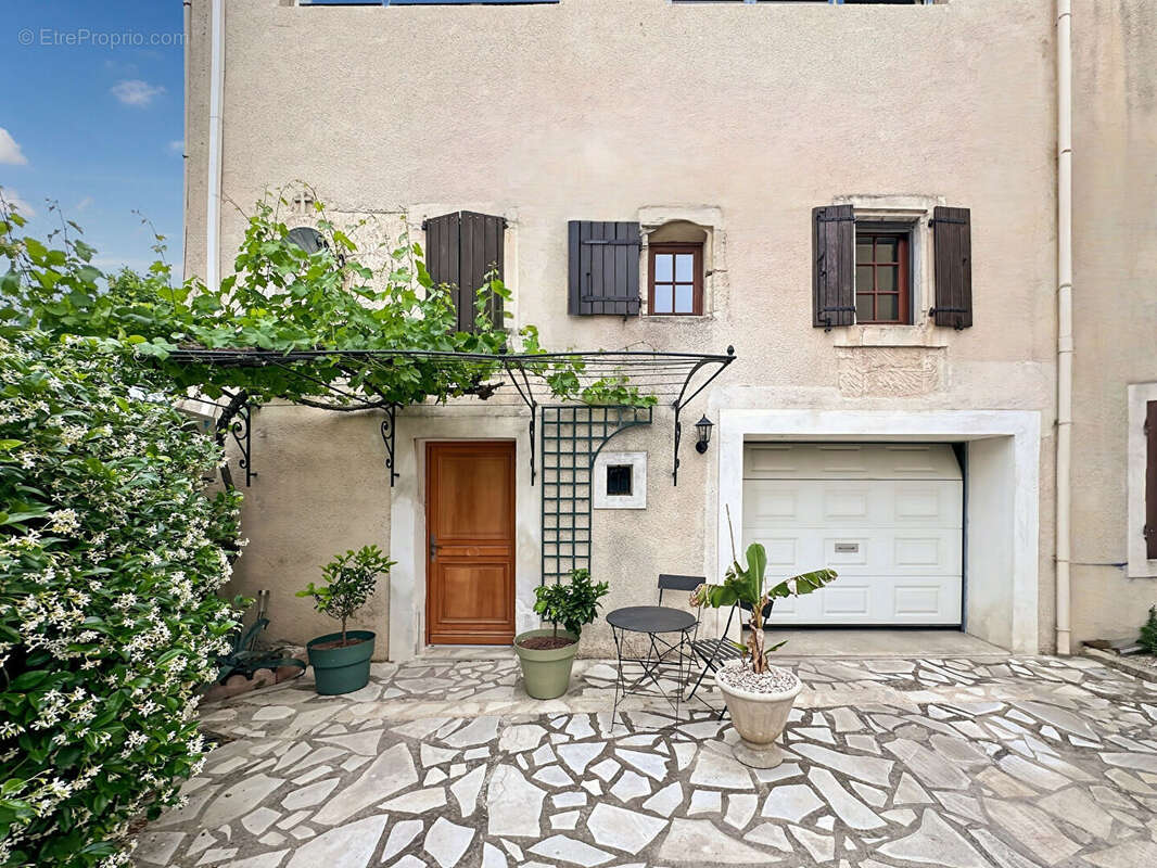 Maison à MAILLANE
