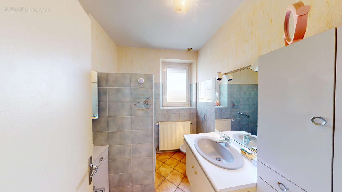 Maison à LUC-LA-PRIMAUBE