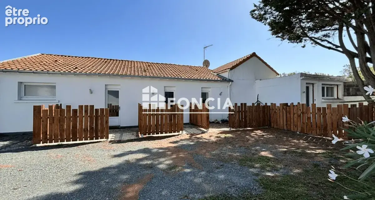 SAINT VIVIEN, très bon rapport locatif pour cet ensemble immobilier de 5 appartements et 4 bureaux - photo 2