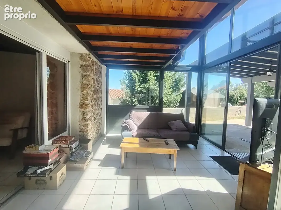 Superbe et Charmante Maison  sur les hauteurs de Bas En Basset 160 m2 sur 604m2 de terrain - photo 4