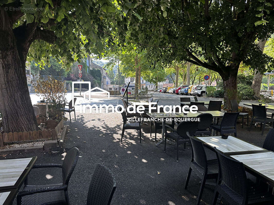 Immeuble 620 m² avec bar brasserie vendu avec licence IV,  cuisine, matériel et mobilier,, emplacement n°1 avec appartement de f - photo 12