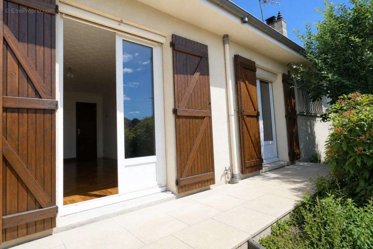 Maison à CONDAT-SUR-VIENNE