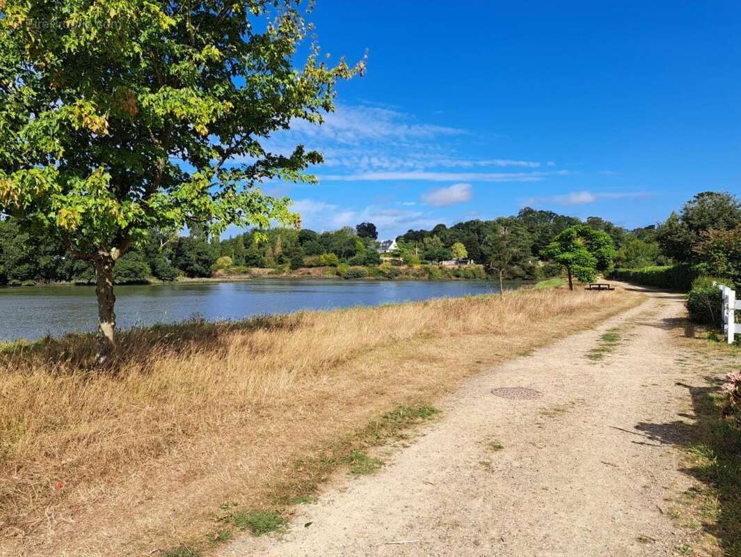 Maison à LA ROCHE-DERRIEN
