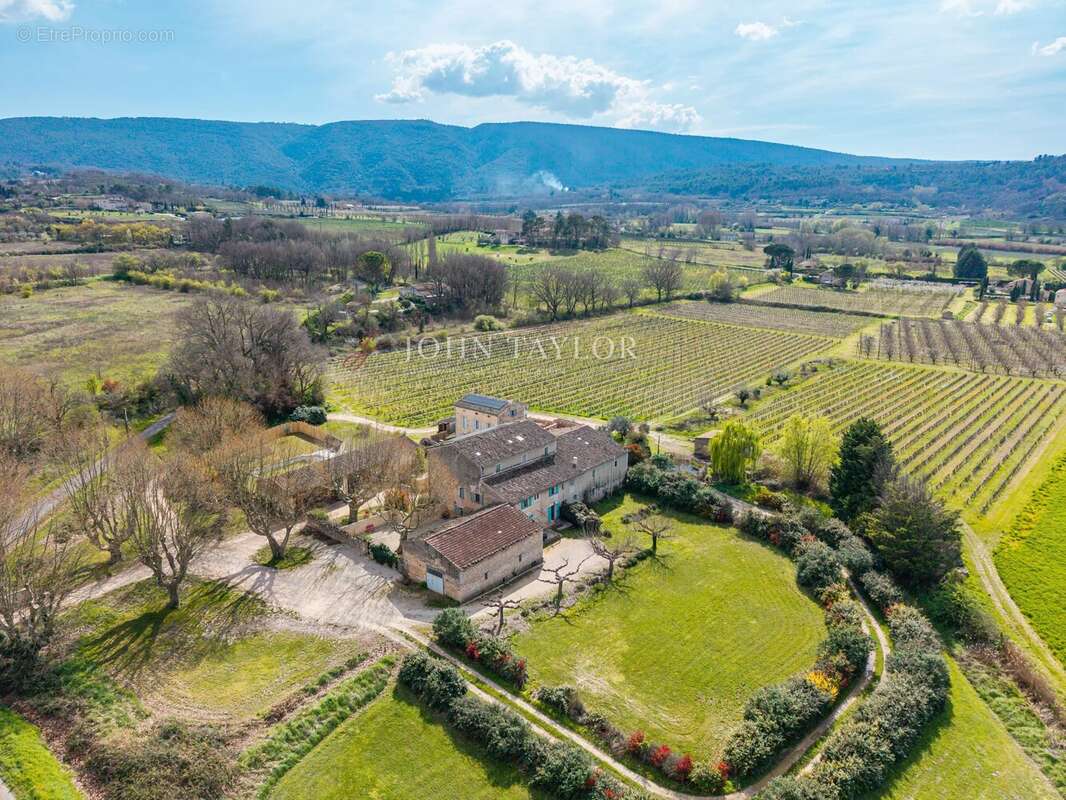 Maison à BONNIEUX