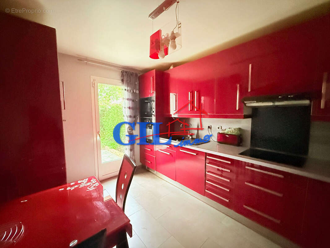 Maison à SAVIGNY-LE-TEMPLE