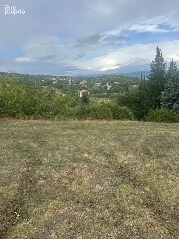 Terrain à APT