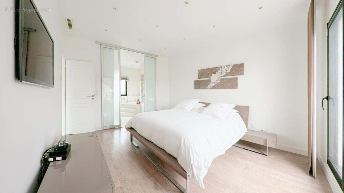 Maison à SAINT-MAUR-DES-FOSSES