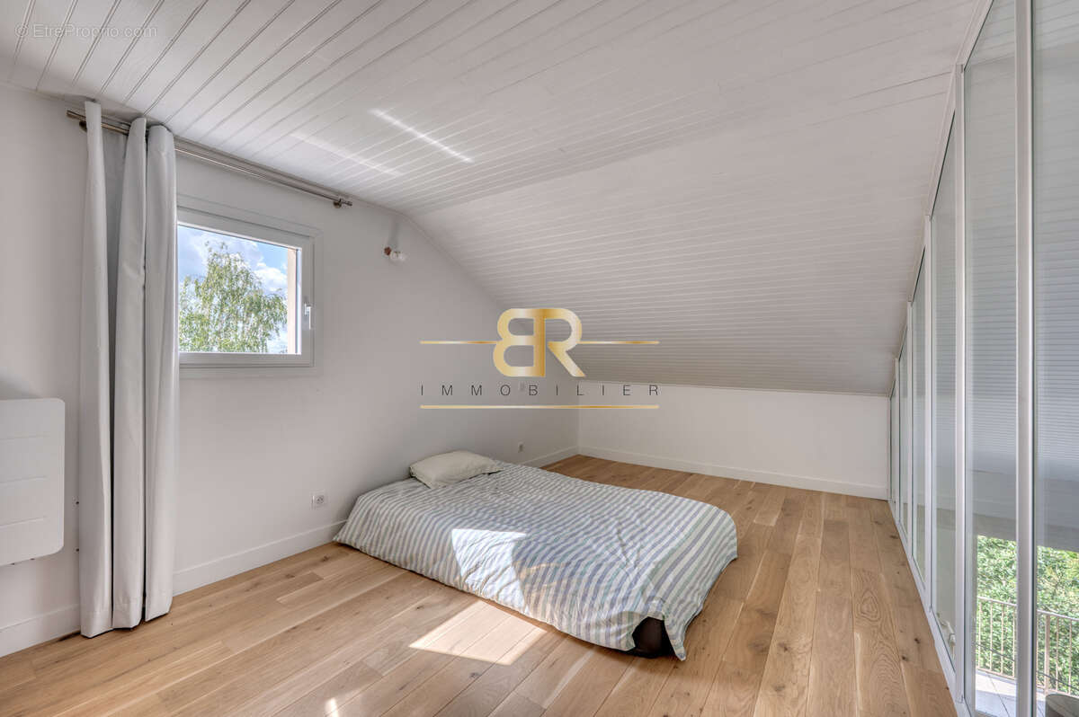 Maison à CHENNEVIERES-SUR-MARNE