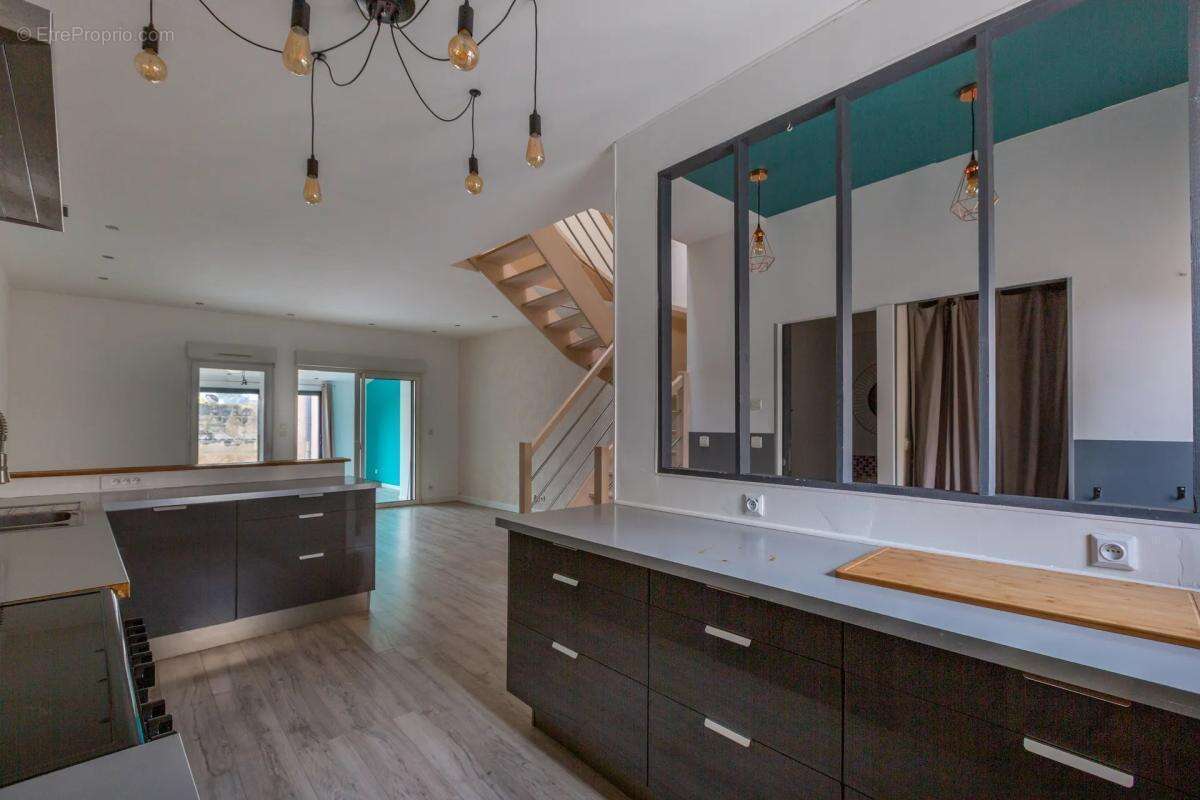 Maison à SAINT-ANDEOL-LE-CHATEAU