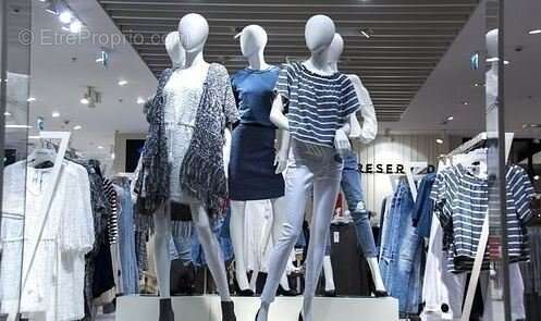 A vendre chambery dab belle boutique d'angle tout commerce sauf alimentaire - photo 2