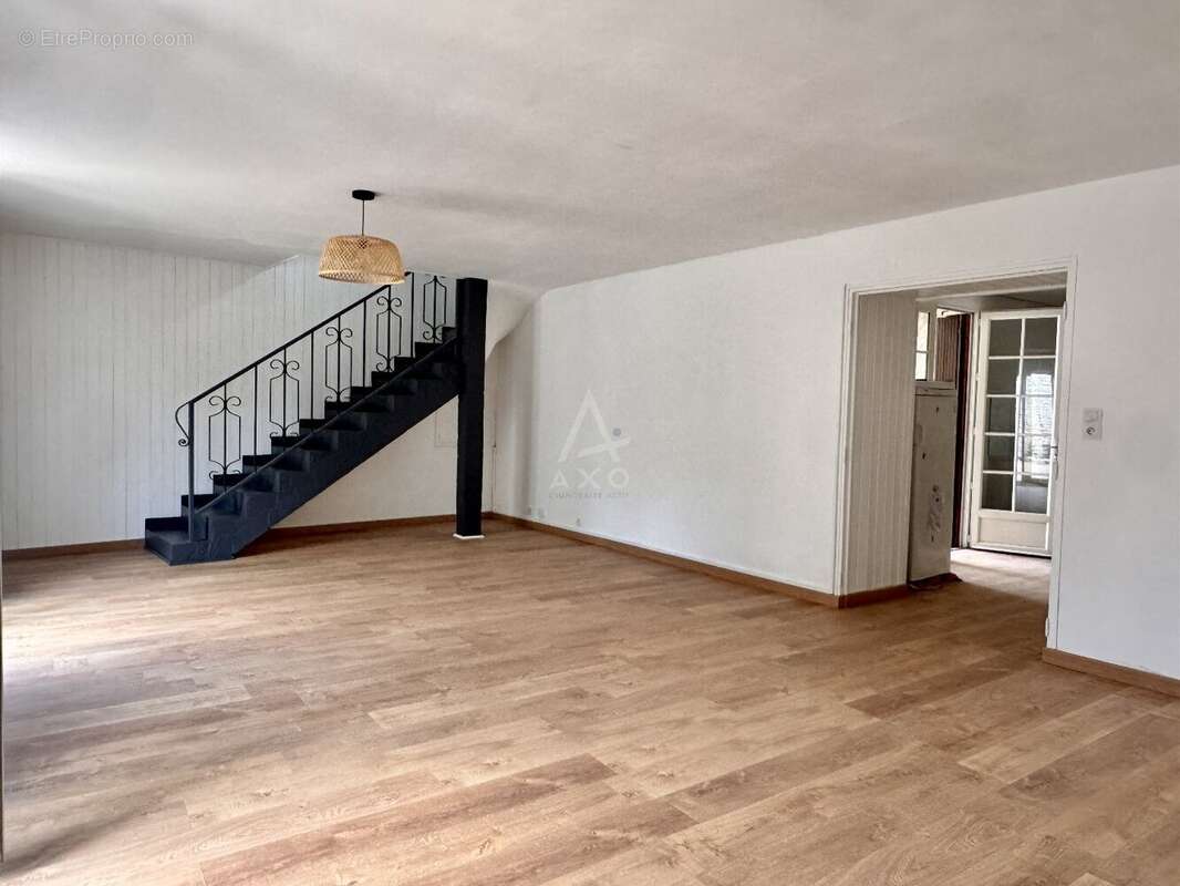 Maison de village rénovée de 130M2 environ avec dépendances et jardin clos  À 20 min d'Angoulême Ouest - photo 4