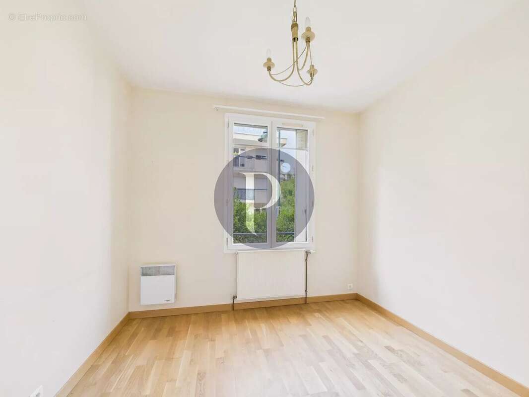 Maison à LE PLESSIS-ROBINSON