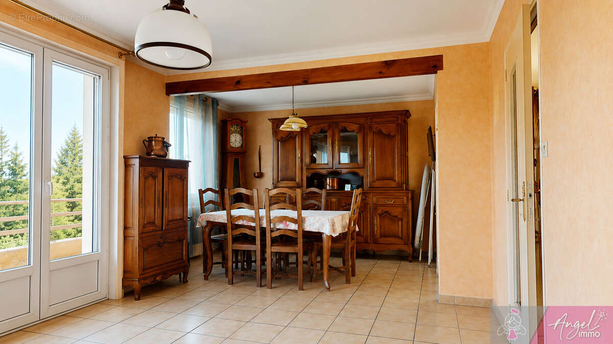 maison sur sous sol avec 2032 m2 de terrain à Saint Vit - photo 5