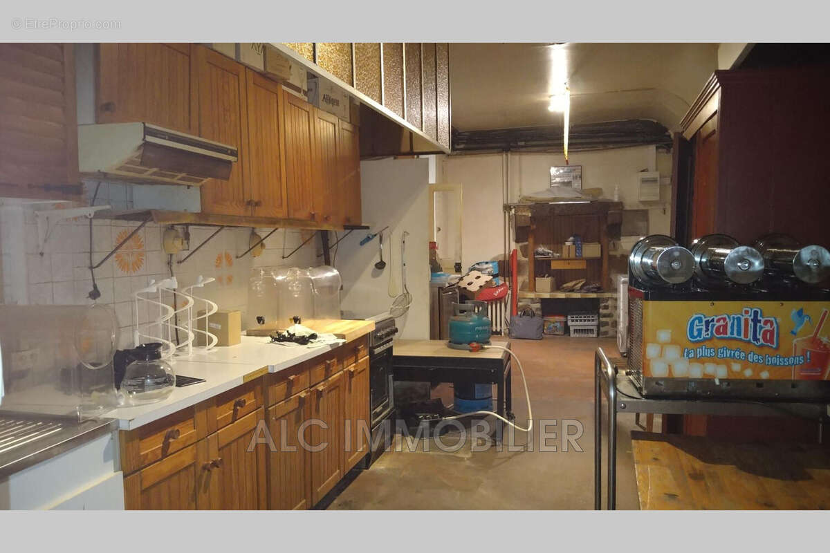 Commerce 411 m² à Saint-Leonard-Des-Bois  - photo 6