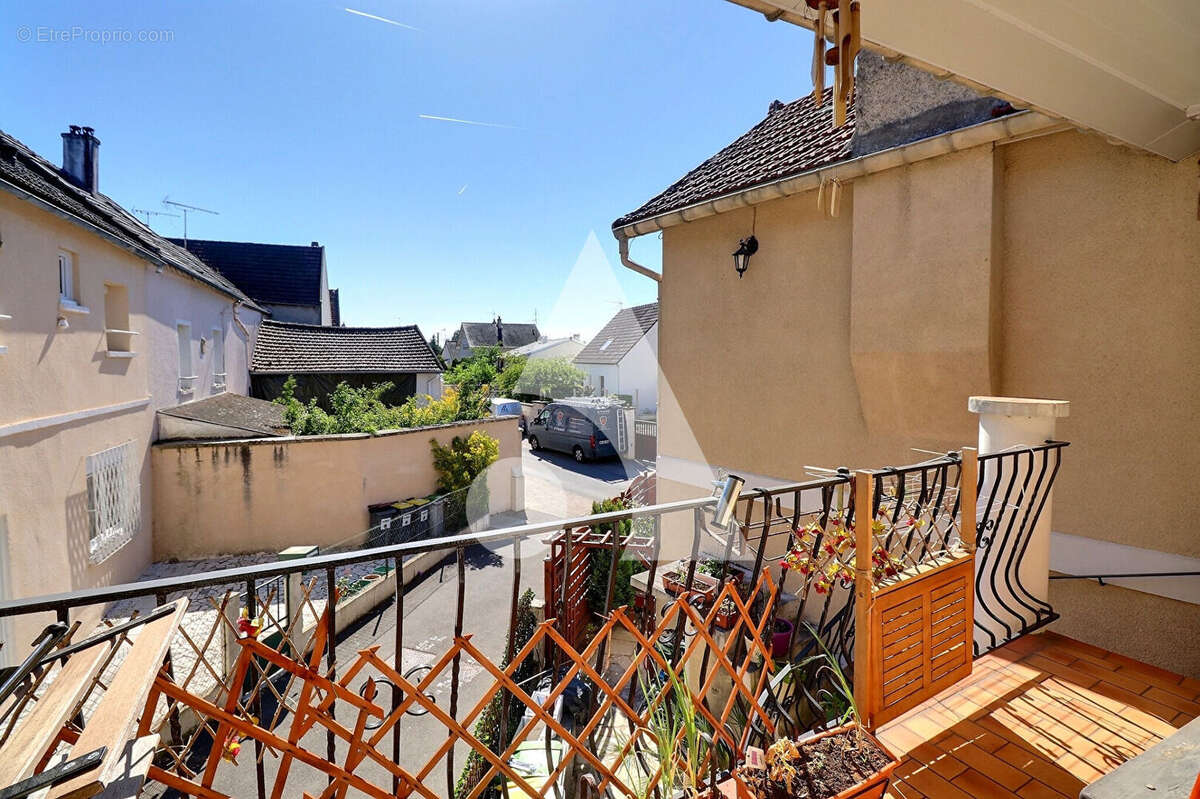 Appartement à FREPILLON
