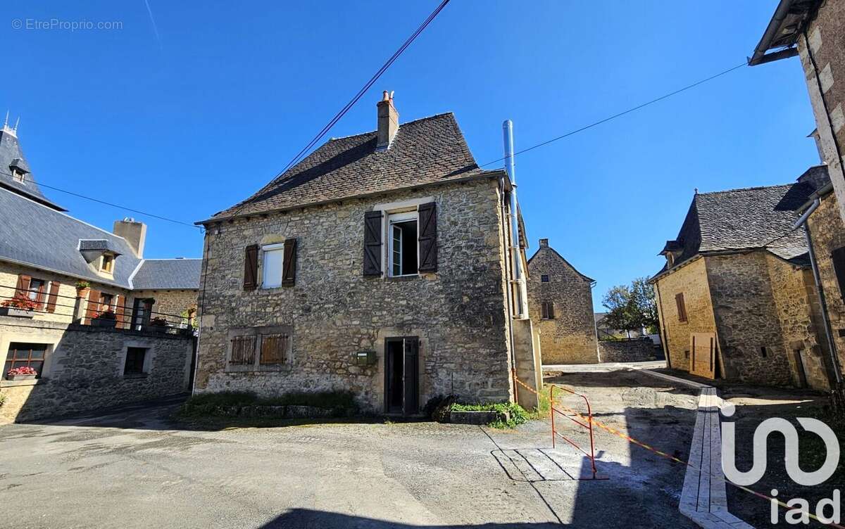Photo 2 - Maison à ROUSSENNAC