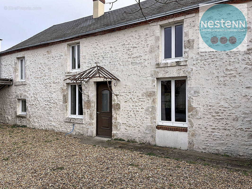 Maison à SAINT-JEAN-DE-LA-RUELLE