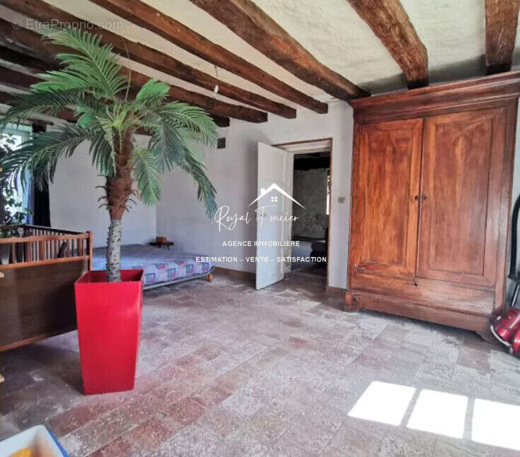 Maison à YZEURES-SUR-CREUSE