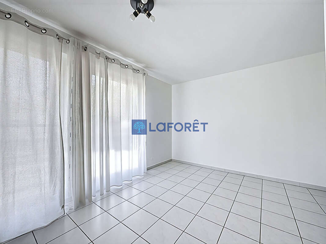 Appartement à SAVIGNY-SUR-ORGE