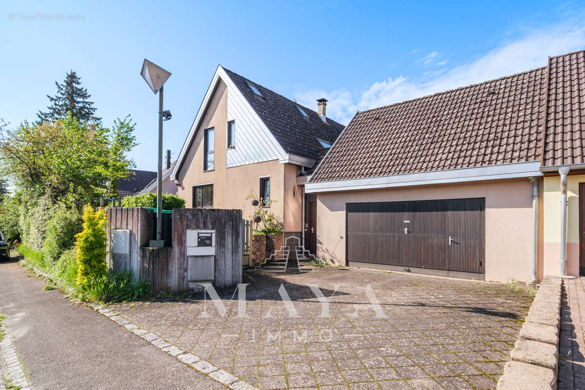 Maison à VILLAGE-NEUF