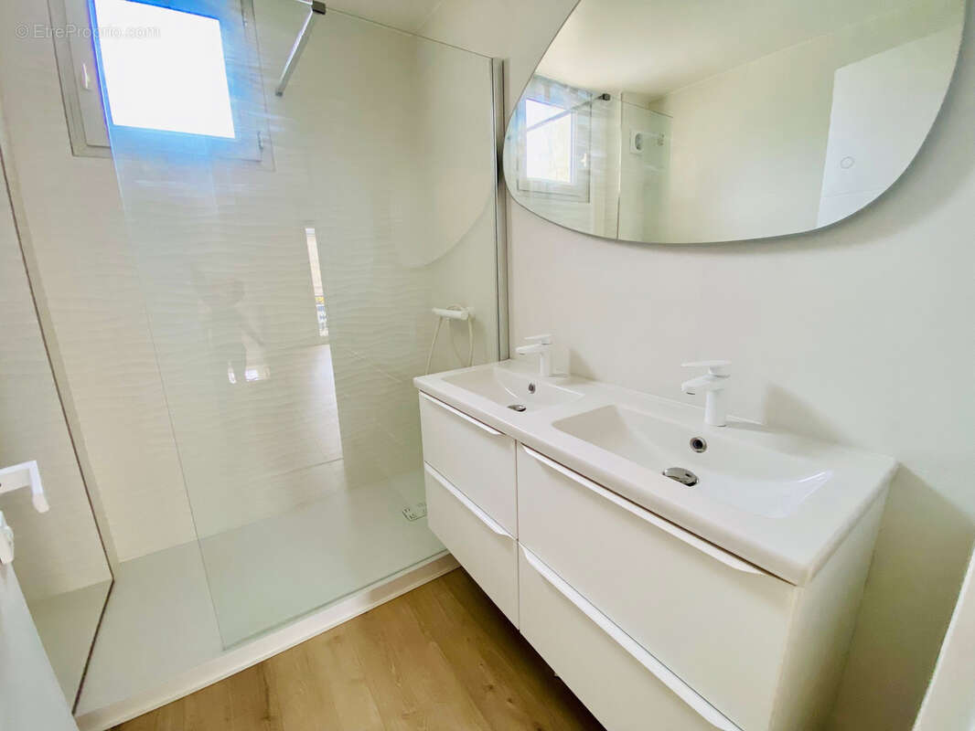 Appartement à SAINT-JEAN-DE-VEDAS