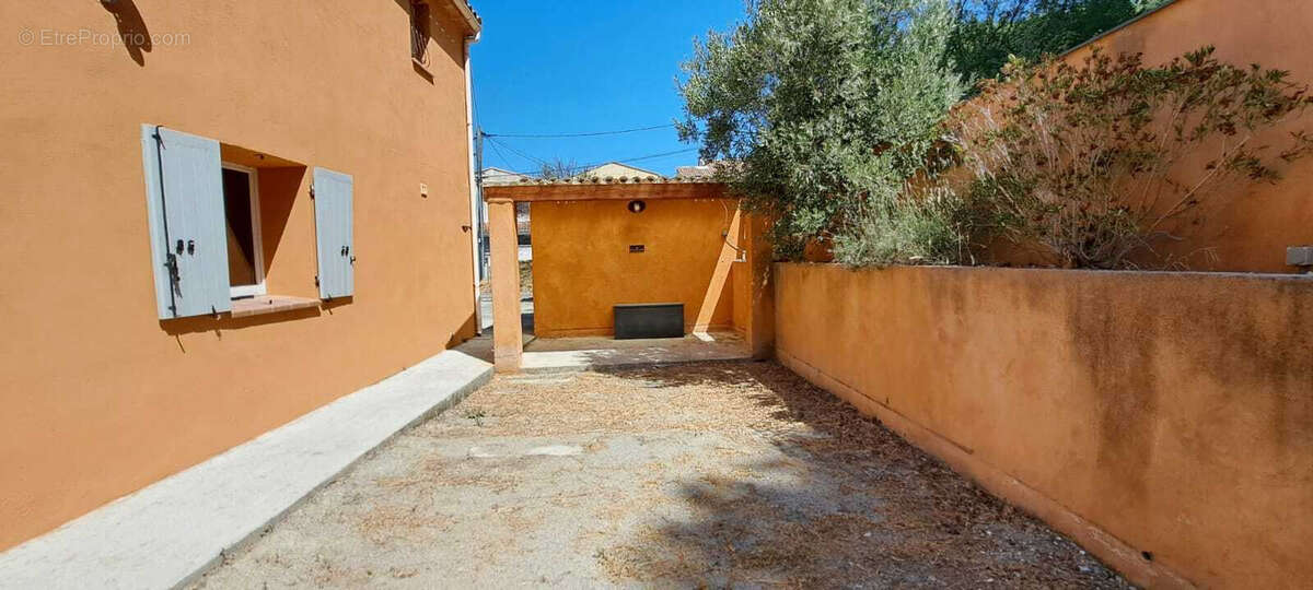 Espace jardin et 2 places de parking - photo 18