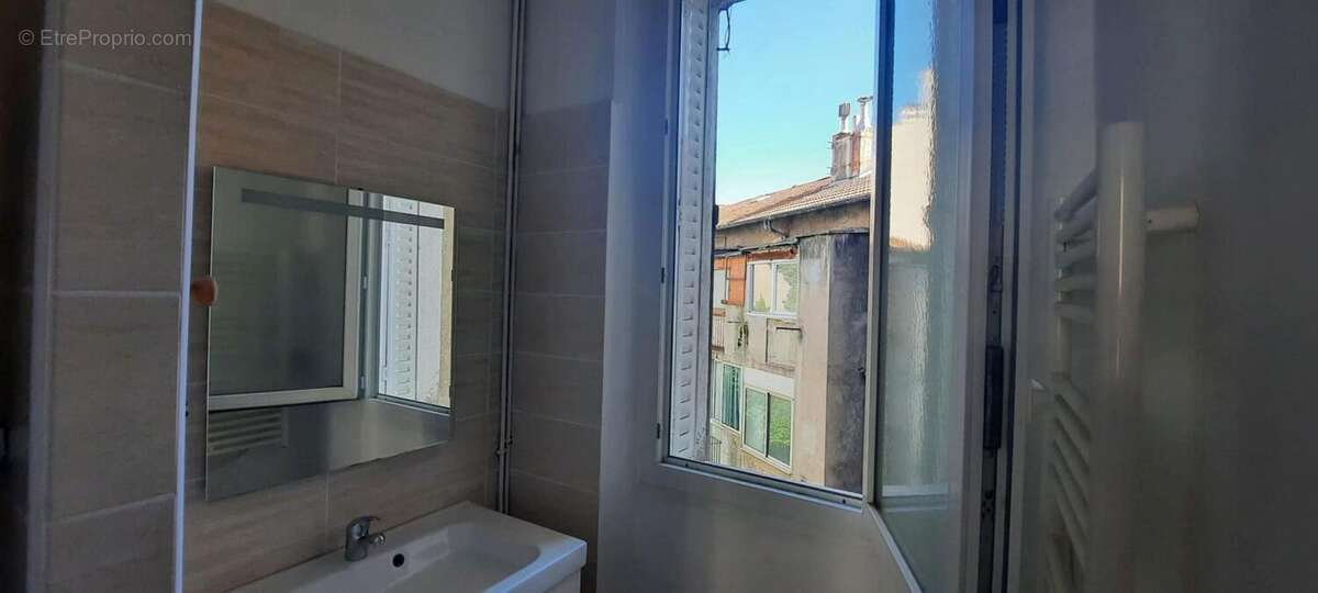 Appartement à MARSEILLE-8E